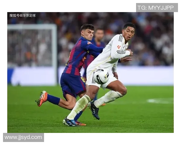 三位足球明星联袂出演的外国电影推荐与精彩瞬间回顾